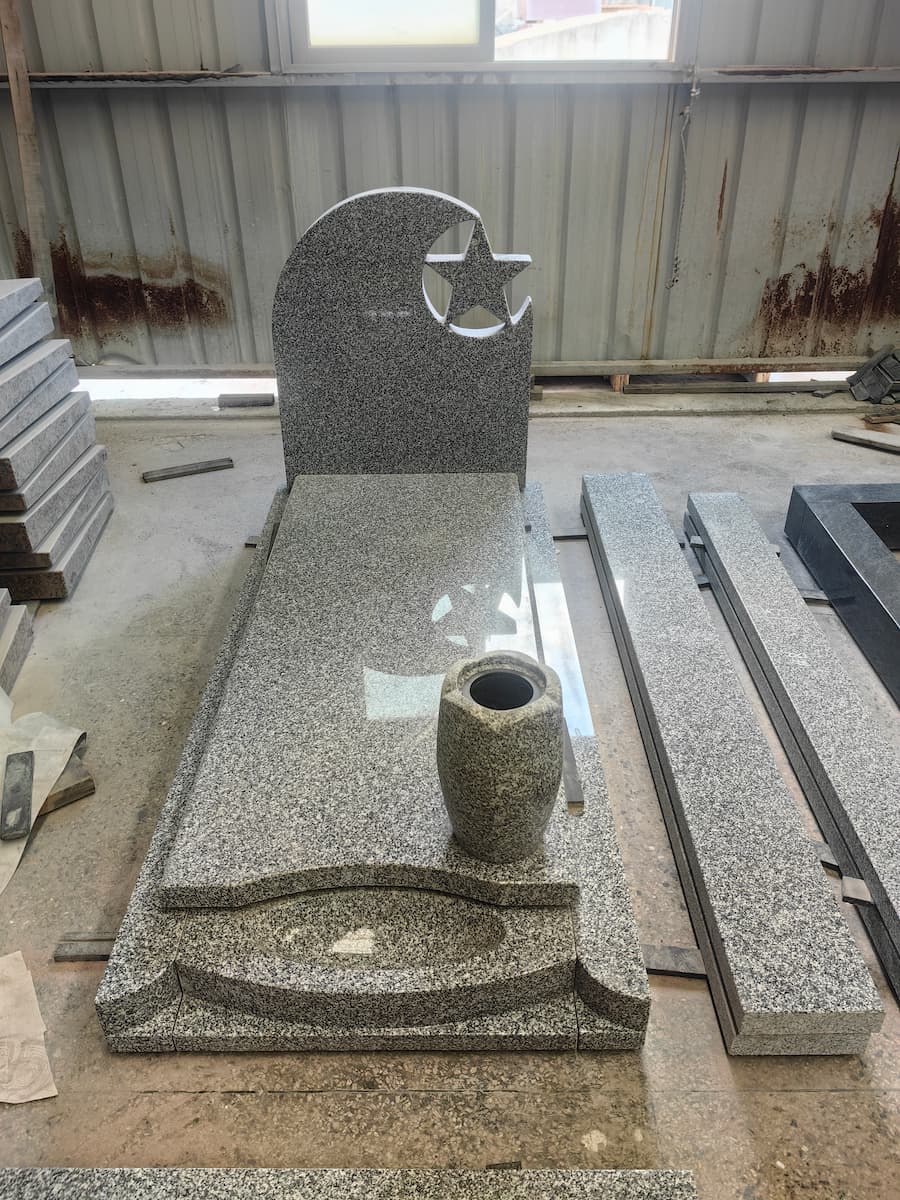 Romanian Monument, Romanian Memorial, Romanian Gravestone, Romanian Cemetery Stone
